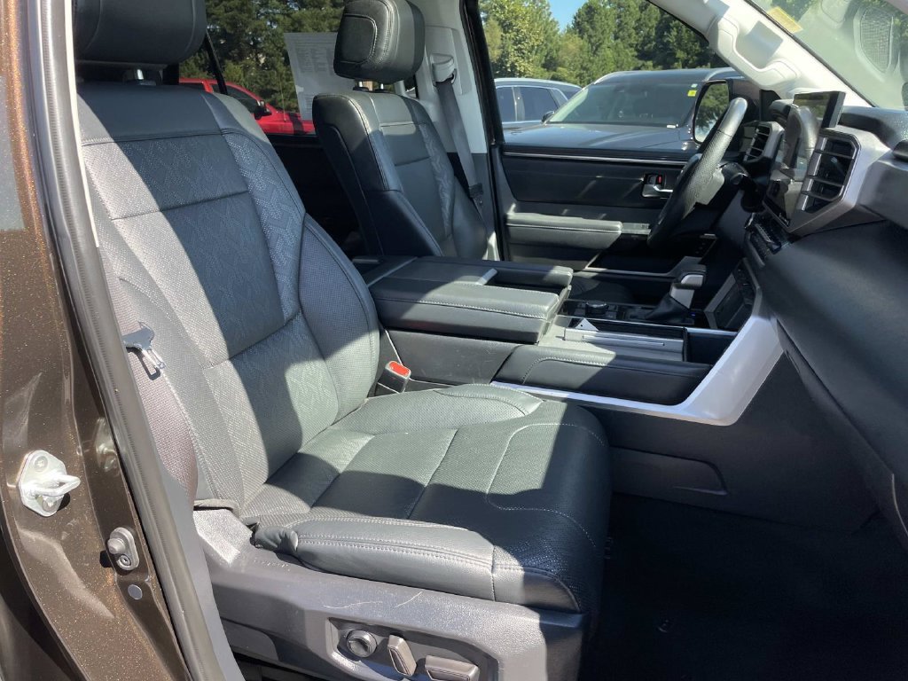 Used 2024 Toyota Sequoia Limited w/ Tow Technology Package AWD/4WD image 32