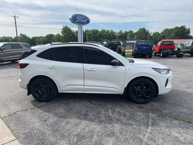 Used 2023 Ford Escape ST-Line w/ Equipment Group 301A FWD image 4