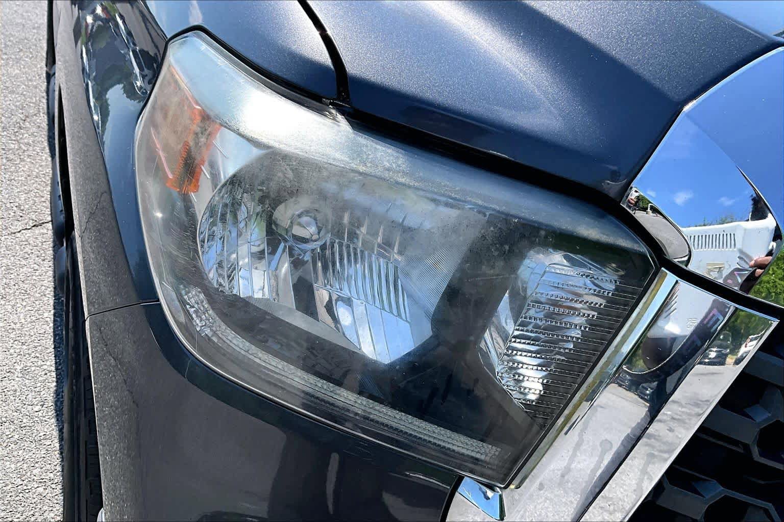 Used 2018 Toyota Tundra SR5 AWD/4WD image 27