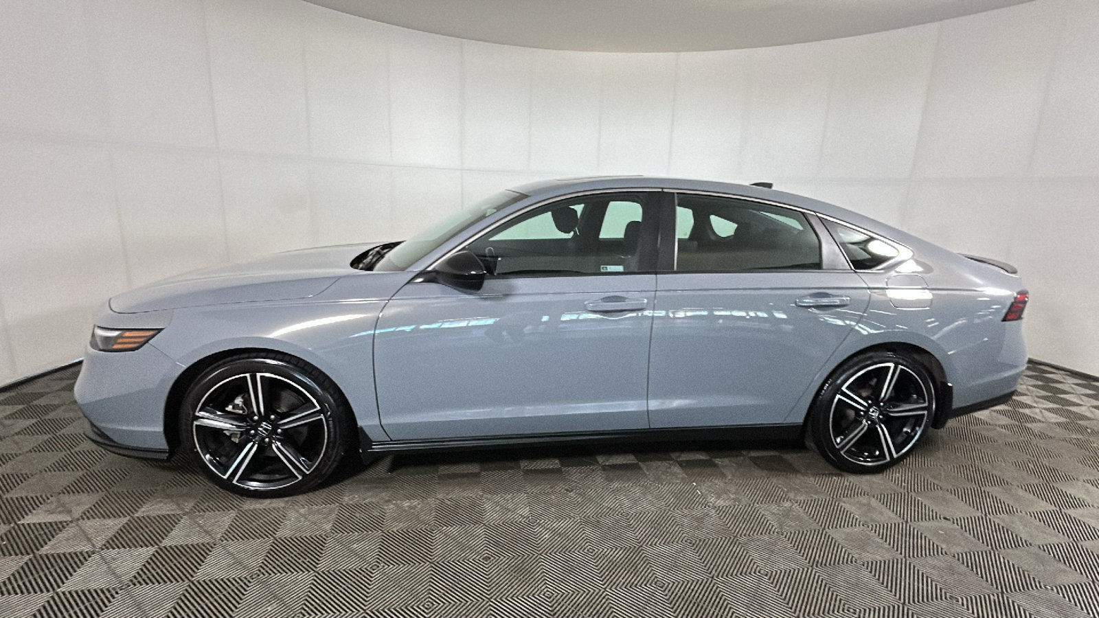 Used 2023 Honda Accord Sport image 5