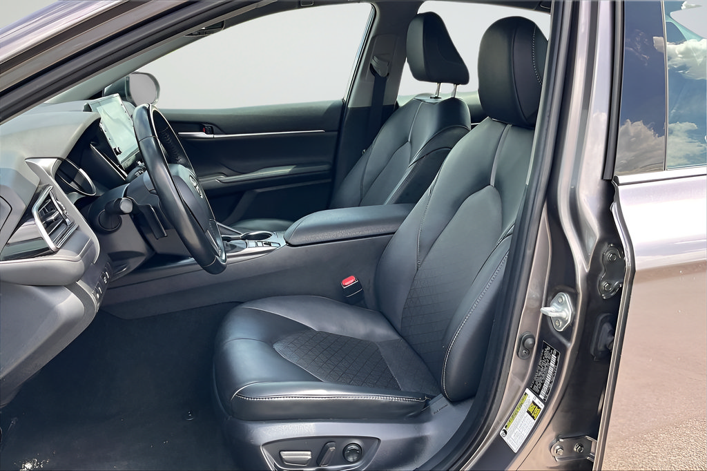 Used 2023 Toyota Camry XSE FWD image 18