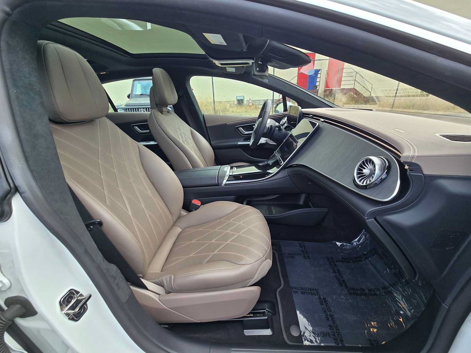 Used 2023 Mercedes-Benz EQE 500 4MATIC Sedan image 11