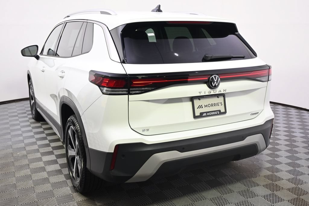 Used 2026 Volkswagen Tiguan SE AWD/4WD image 4