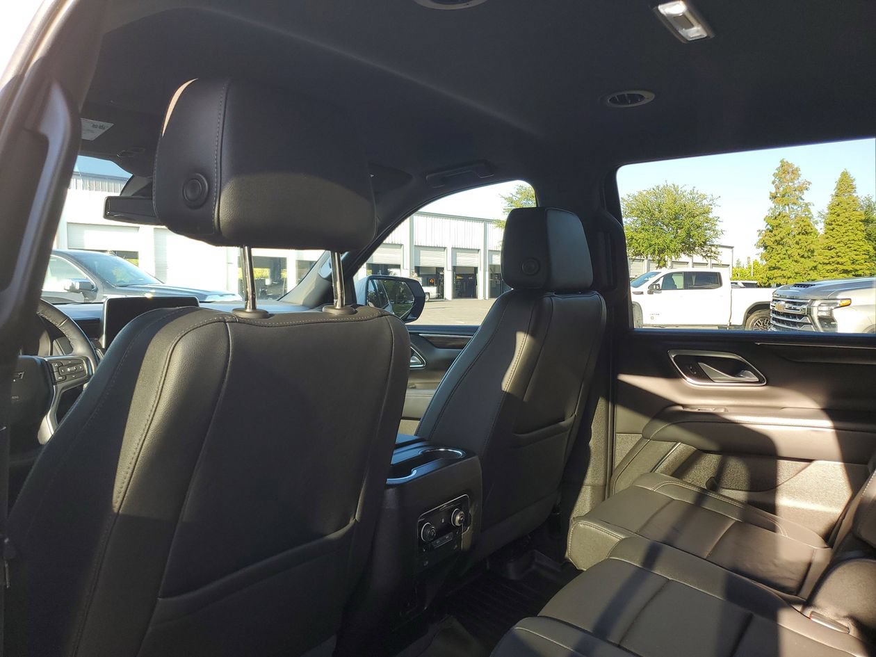 Used 2022 Chevrolet Tahoe Z71 w/ Luxury Package AWD/4WD image 7