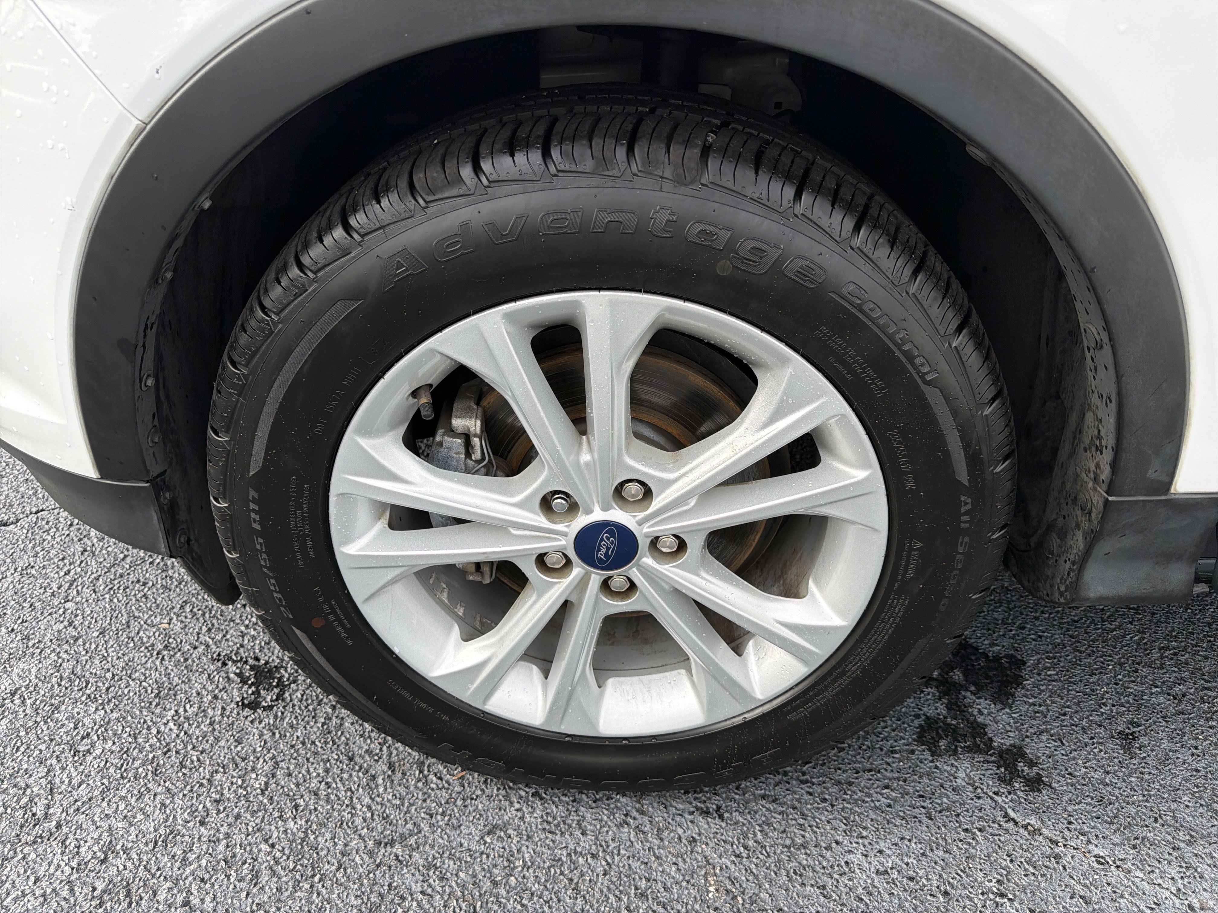 Used 2018 Ford Escape SE w/ Ford Safe & Smart Package FWD image 24