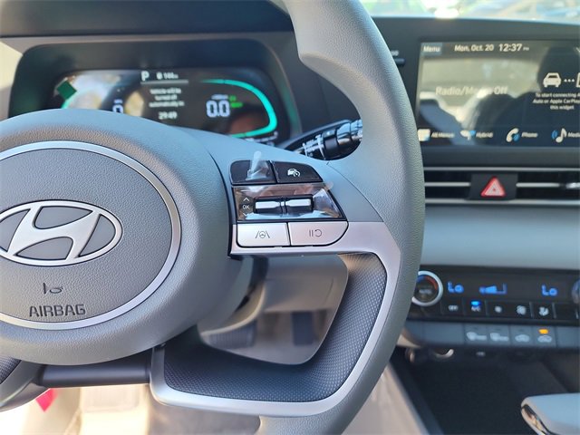 New 2025 Hyundai Elantra Blue image 24