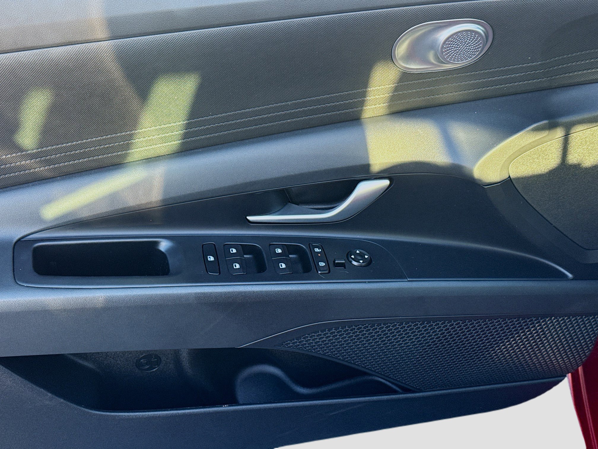 Used 2025 Hyundai Elantra SE image 14