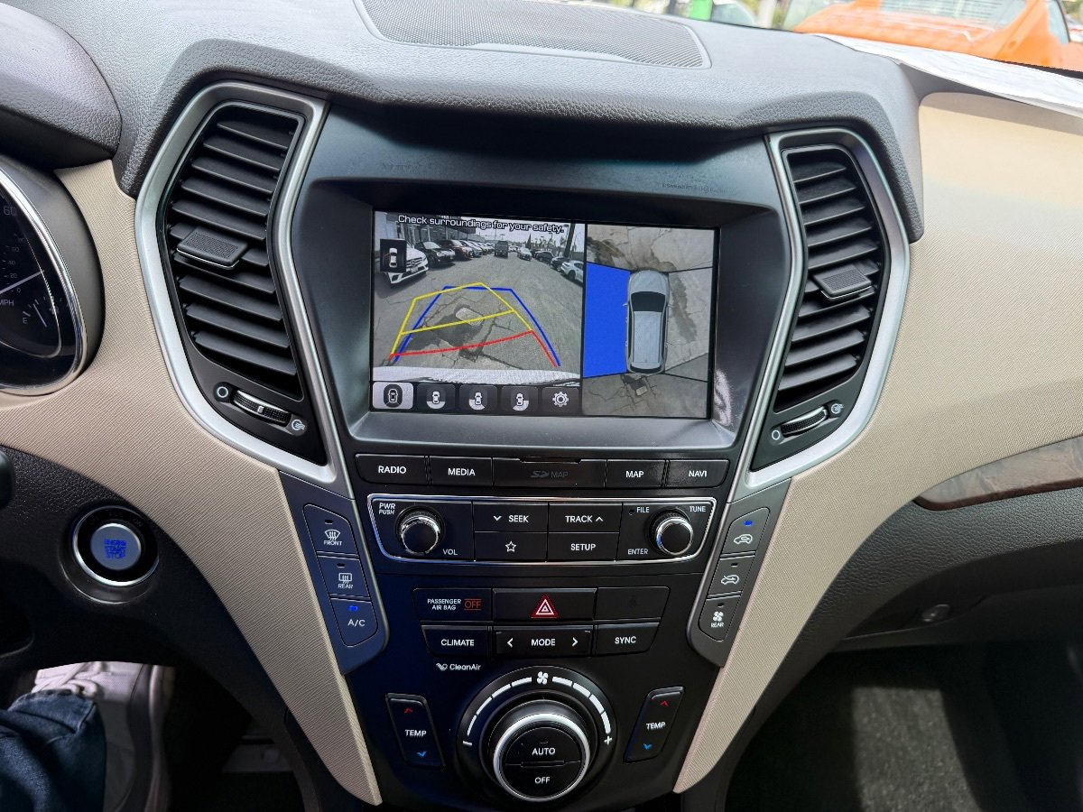 Used 2019 Hyundai Santa Fe XL FWD image 29