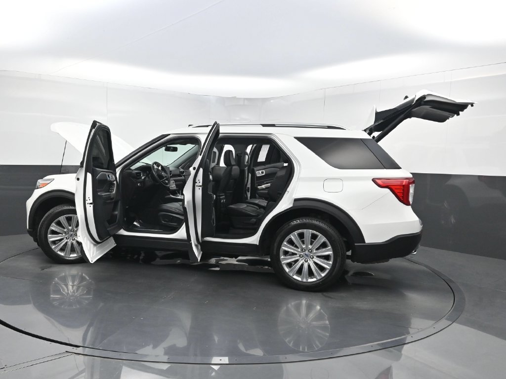 Used 2022 Ford Explorer Limited w/ Equipment Group 301A AWD/4WD image 39