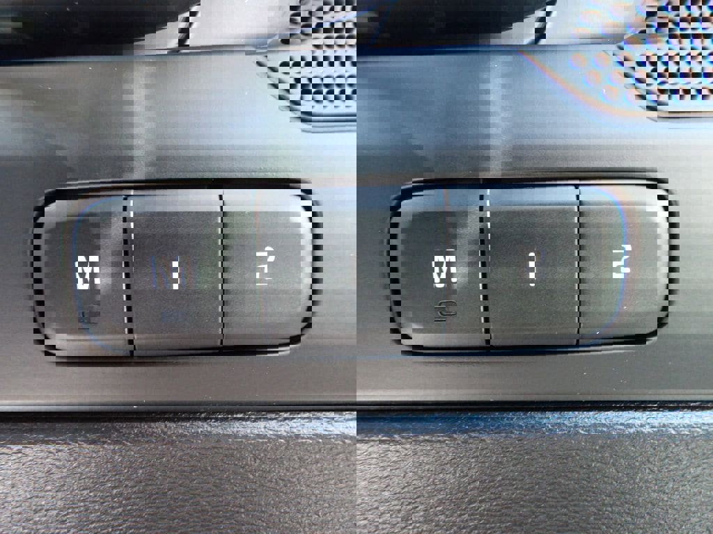 New 2026 Volvo XC40 B4 Core w/ Climate Package image 9