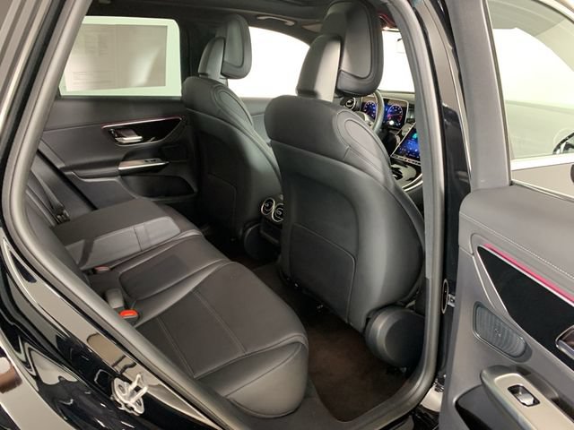 Used 2025 Mercedes-Benz GLC 300 4MATIC image 35