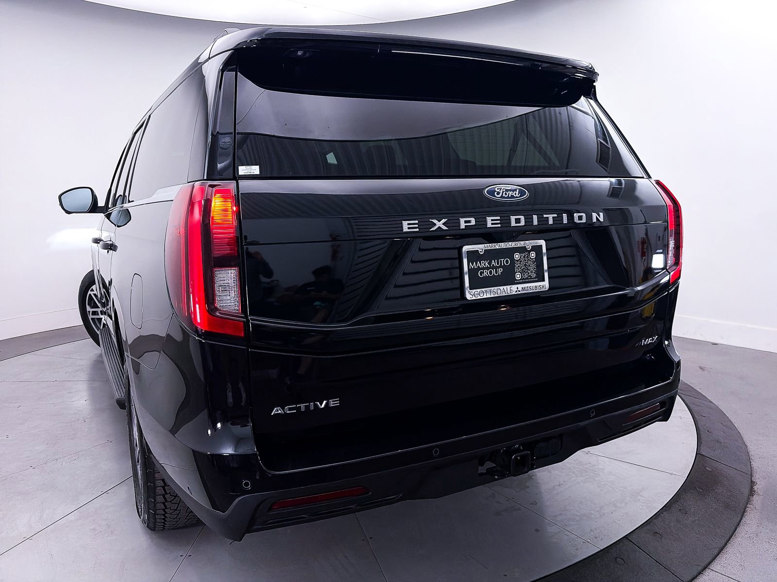Used 2025 Ford Expedition Max Active AWD/4WD image 10