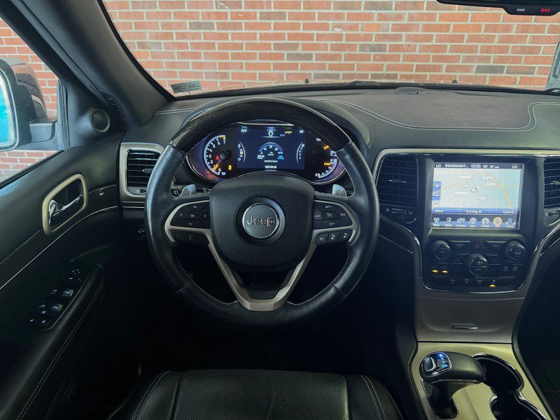 Used 2015 Jeep Grand Cherokee Overland w/ Advanced Technology Group AWD/4WD image 17