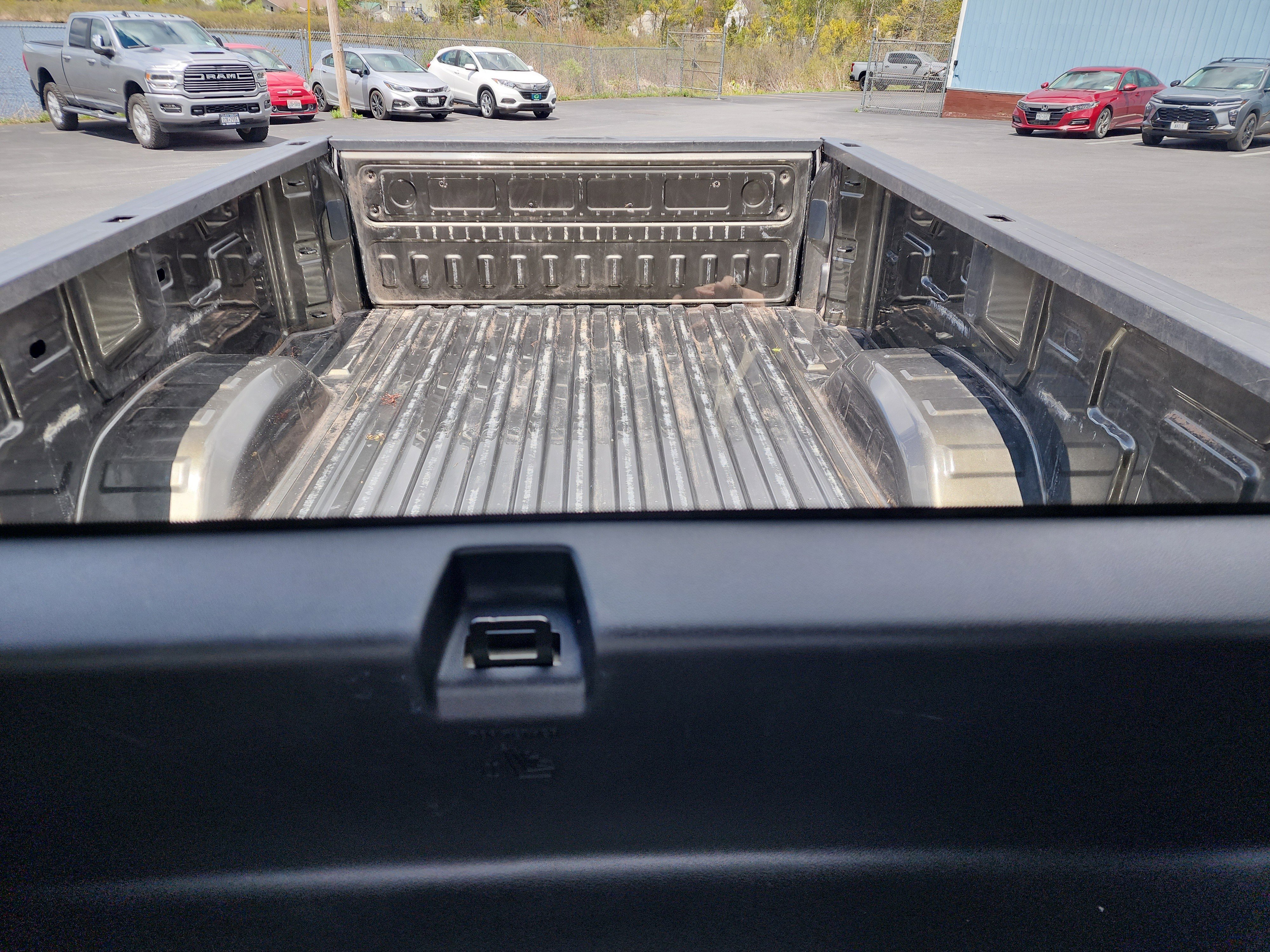 Used 2023 GMC Sierra 3500 Pro AWD/4WD image 20