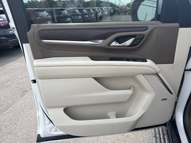 Used 2023 GMC Yukon XL Denali AWD/4WD image 12