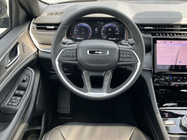 New 2025 Jeep Grand Cherokee Limited w/ Luxury Tech Group II image 15
