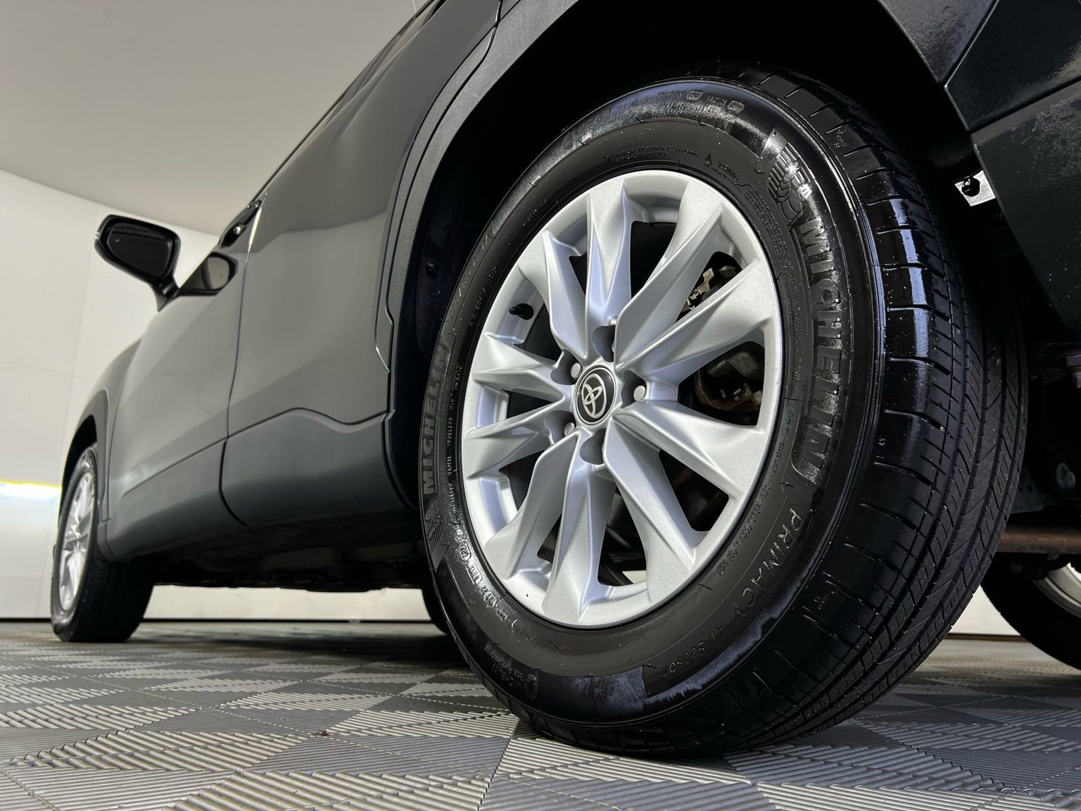 Certified 2024 Toyota Corolla Cross LE w/ Moonroof Package image 25