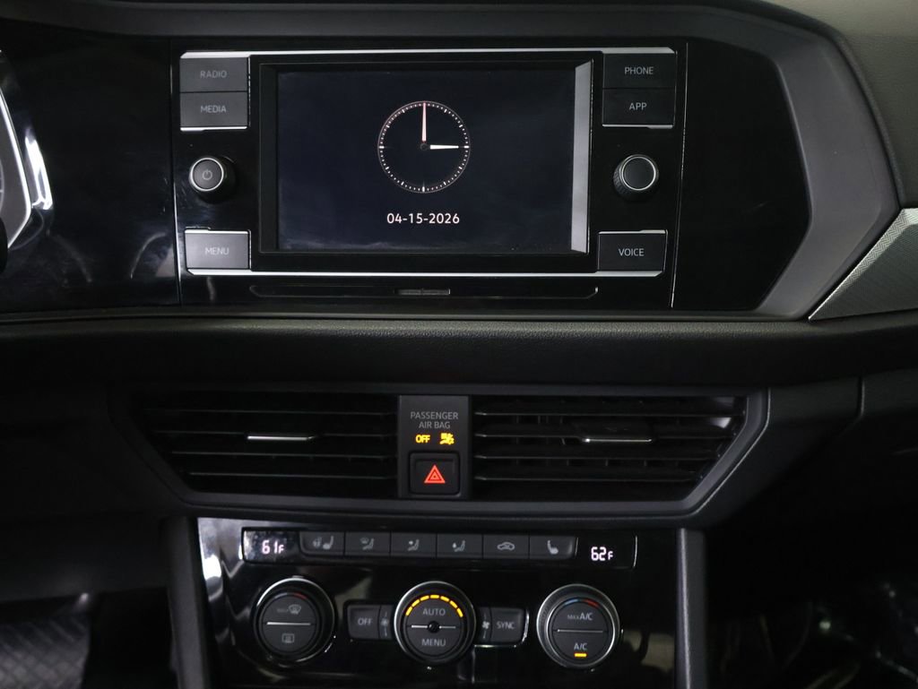 Used 2021 Volkswagen Jetta SE w/ SE Cold Weather Package image 21