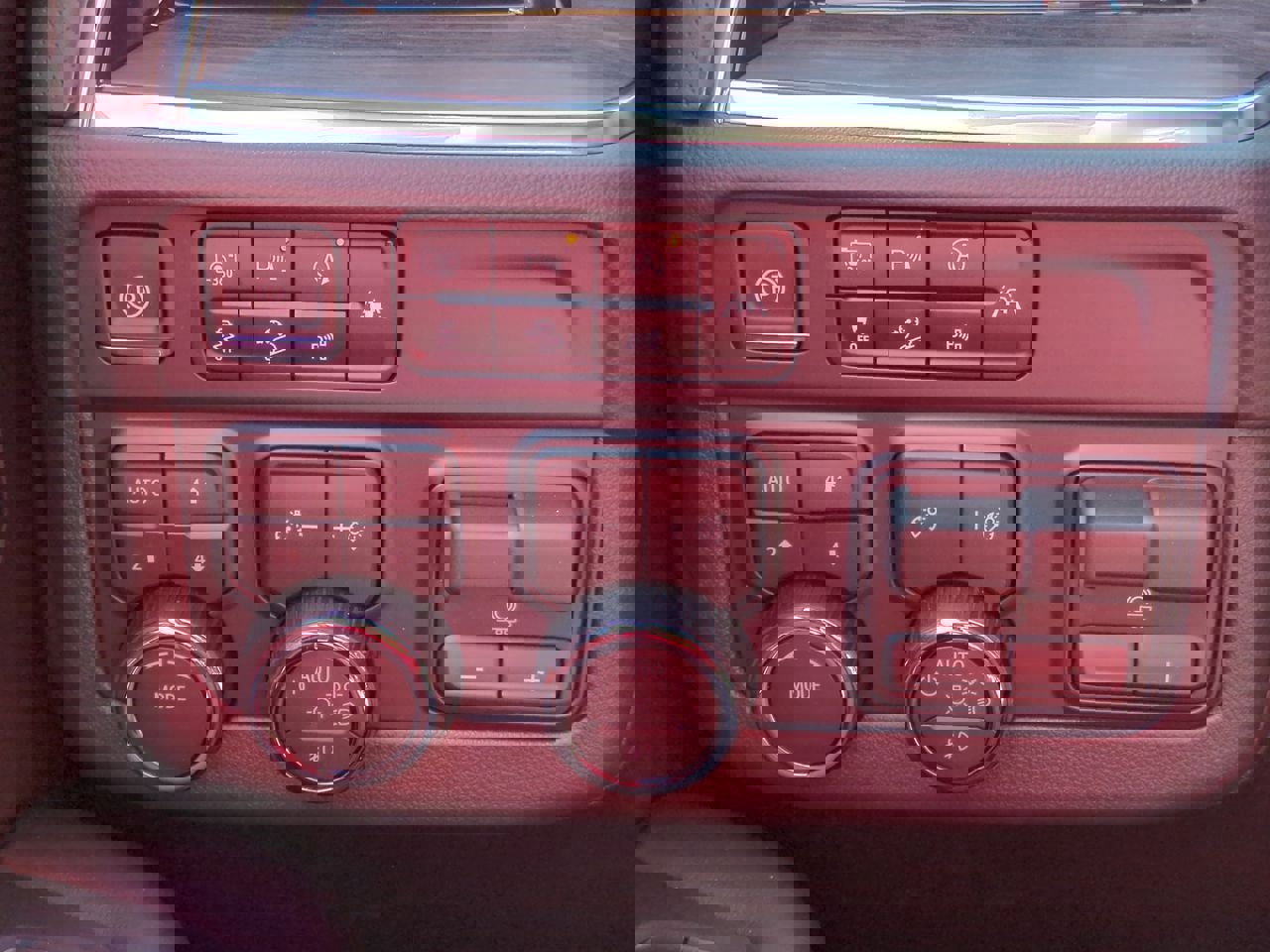 New 2026 Chevrolet Suburban Premier w/ Sun And Tow Package image 10