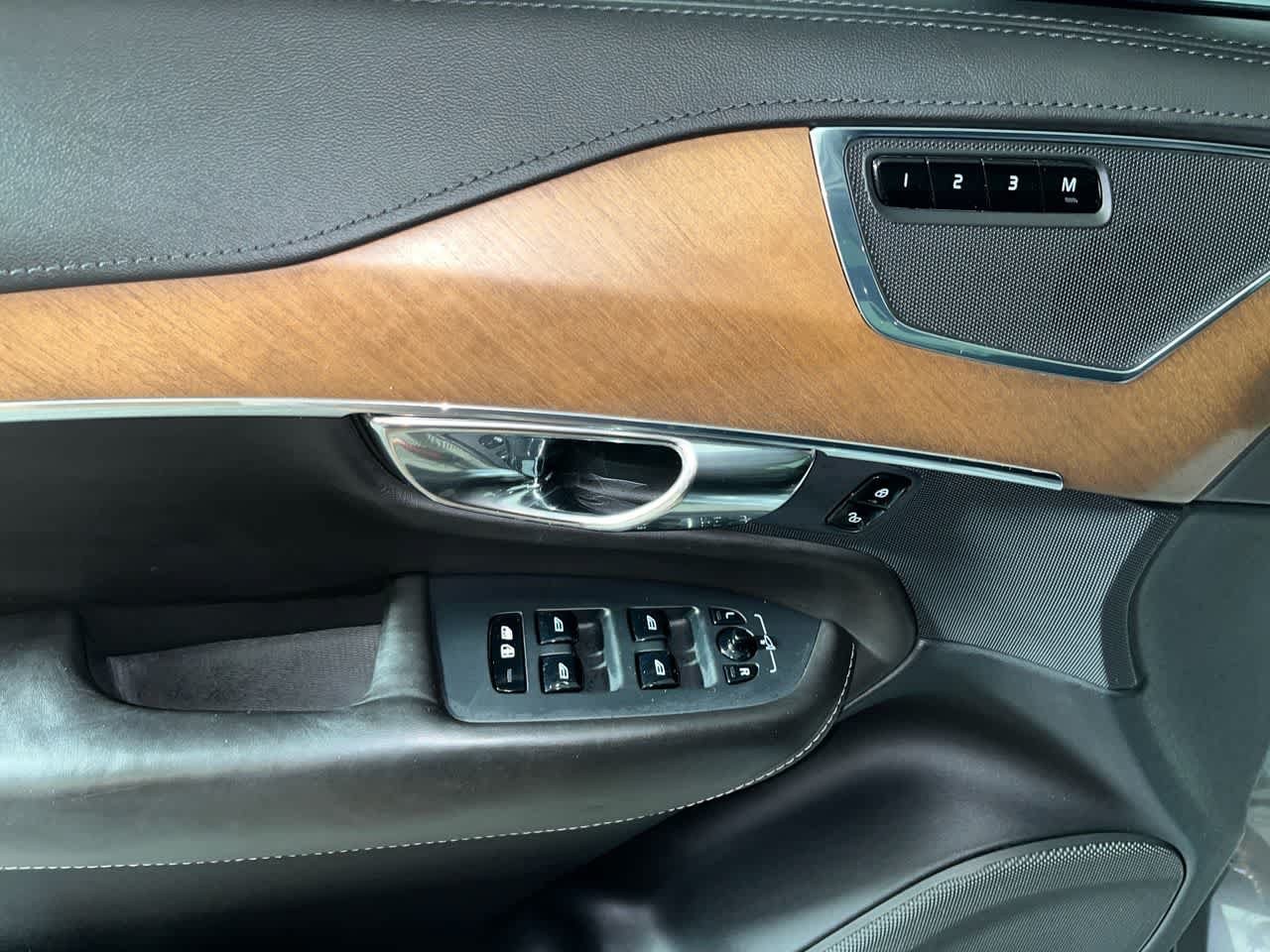 Used 2016 Volvo XC90 T6 Inscription w/ Protection Package Plus AWD/4WD image 13