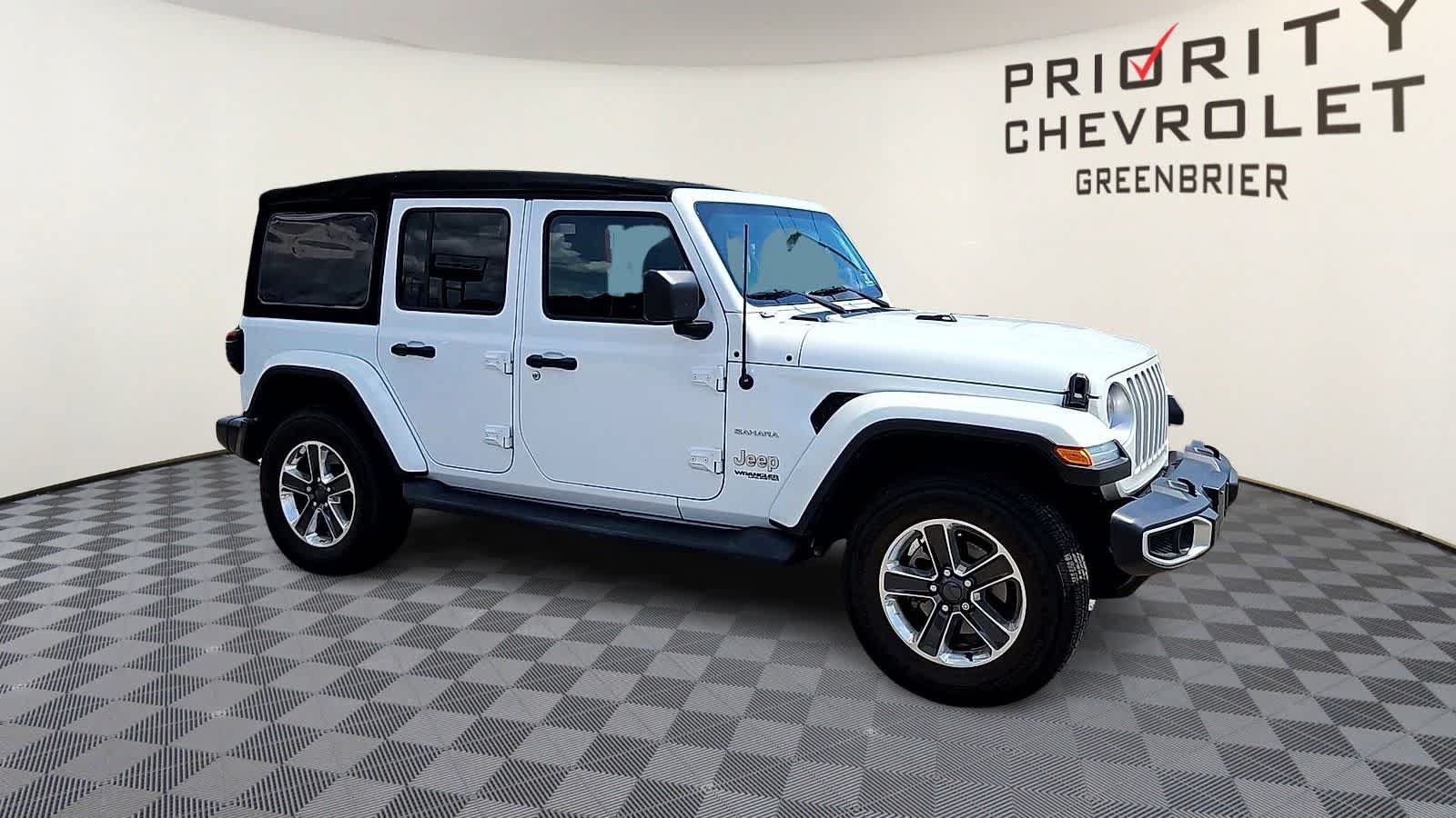 Used 2018 Jeep Wrangler Unlimited Sahara AWD/4WD image 2