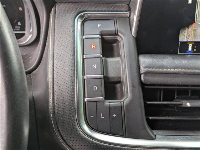 Used 2022 GMC Yukon SLT w/ SLT Premium Package image 13