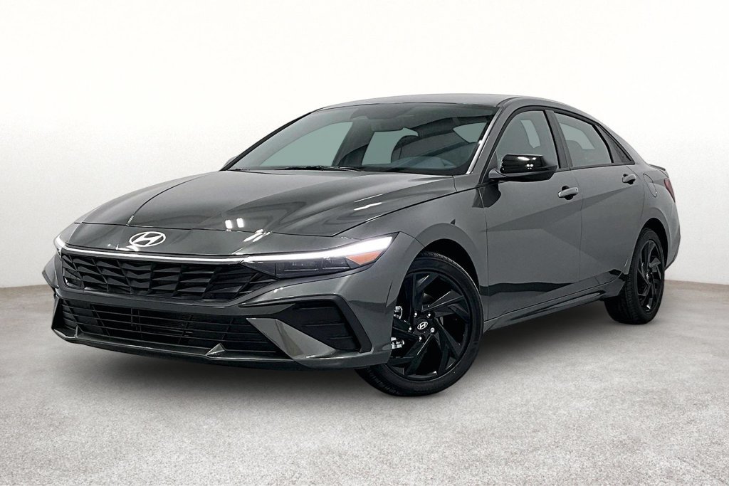 New 2026 Hyundai Elantra SEL Sport FWD image 2