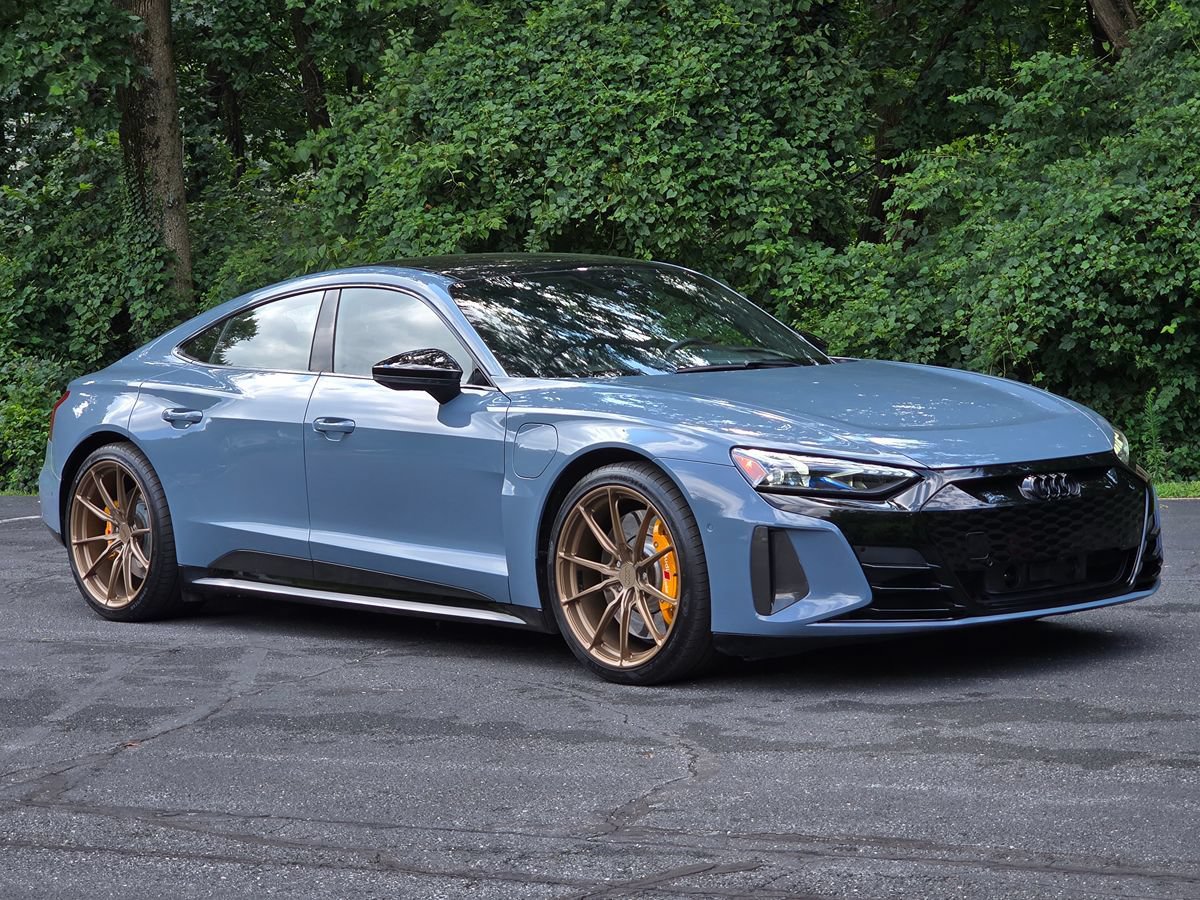 Used 2022 Audi RS e-tron GT w/ Carbon Performance Package AWD/4WD image 8