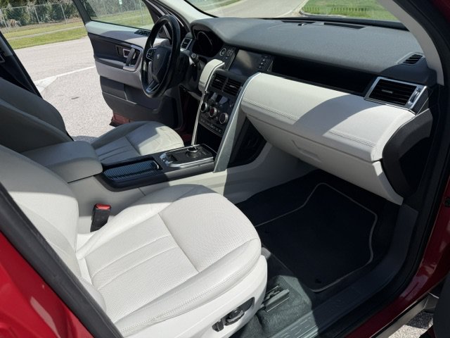 Used 2019 Land Rover Discovery Sport SE AWD/4WD image 15