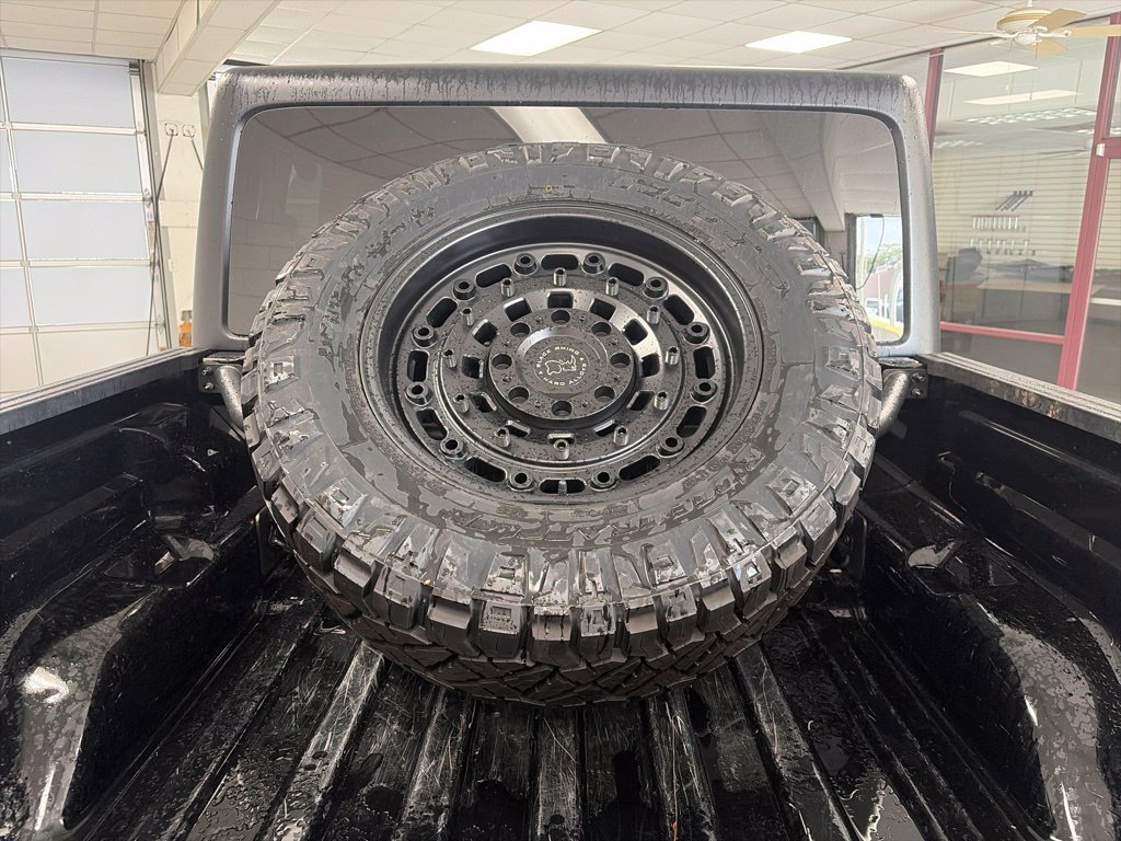 Certified 2023 Jeep Gladiator Sport AWD/4WD image 11
