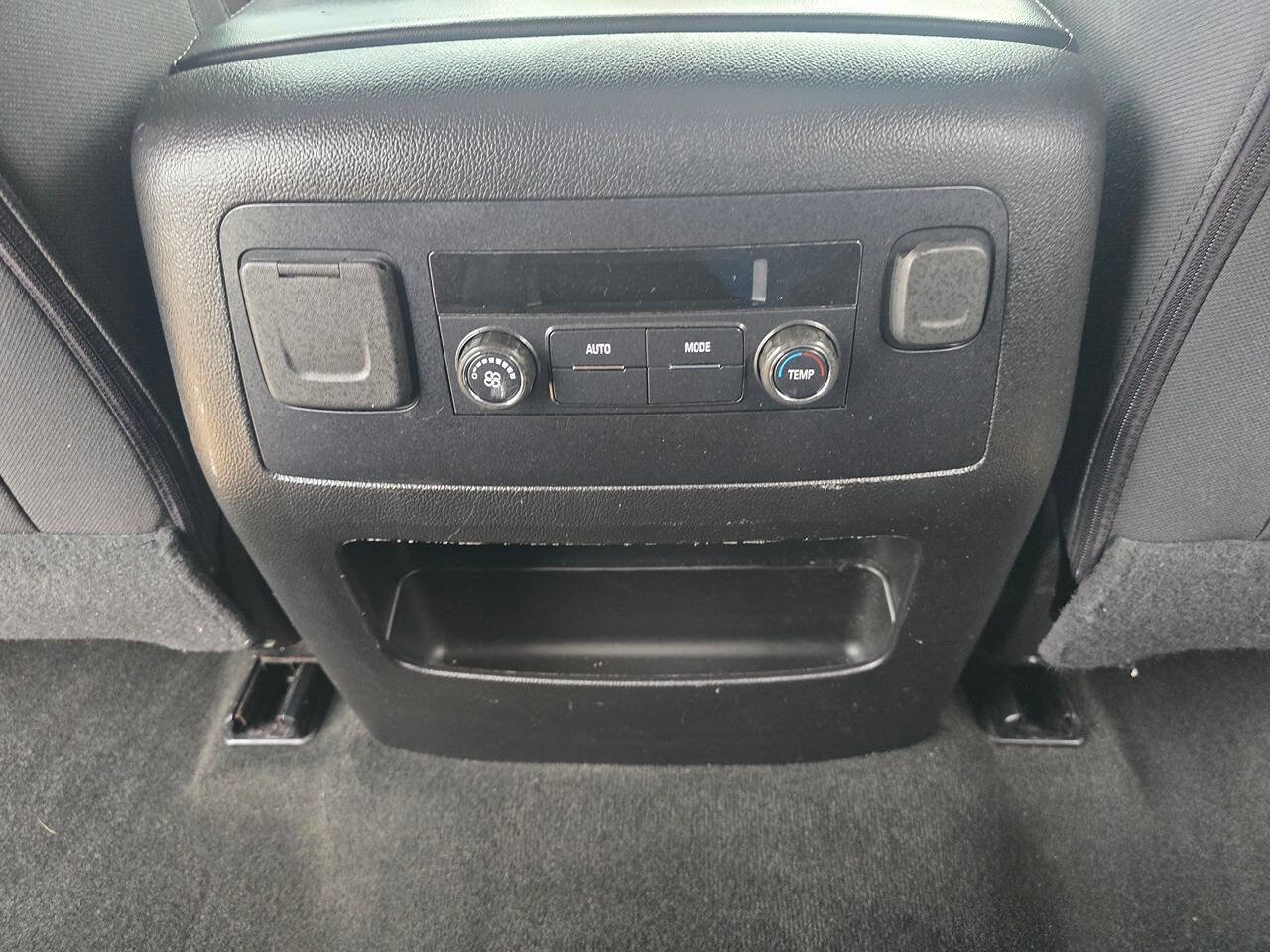 Used 2018 Chevrolet Tahoe LS image 30