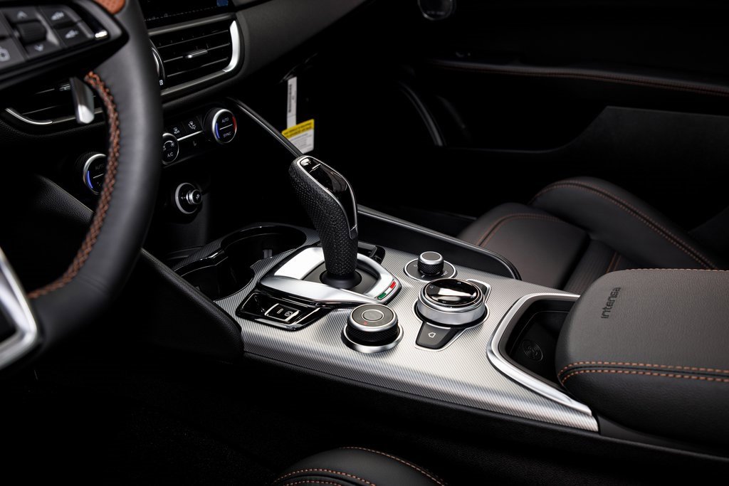 New 2025 Alfa Romeo Giulia AWD w/ Driving Assist Package image 17