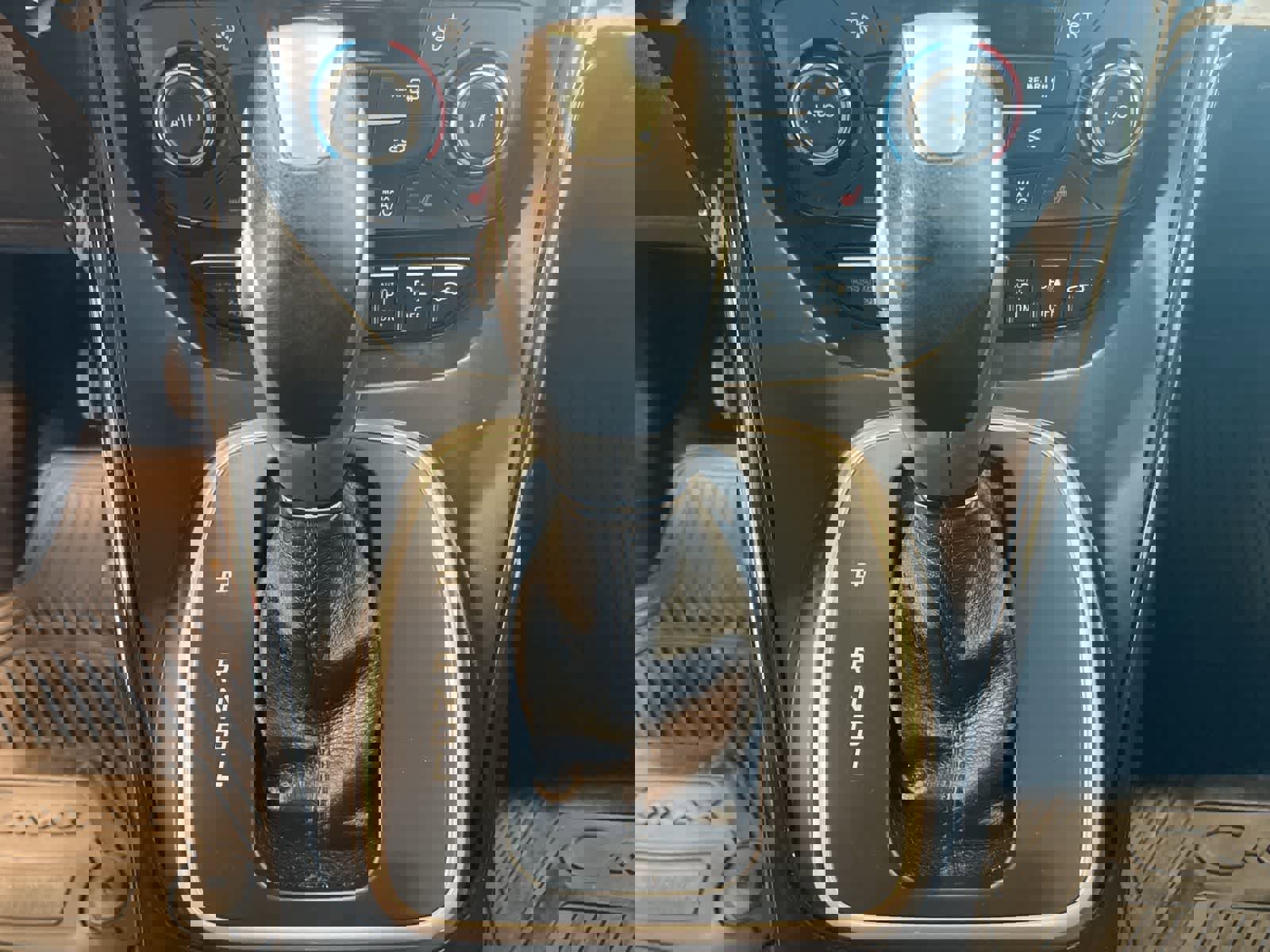 Used 2017 Ford C-MAX Energi Titanium w/ Equipment Group 501A image 18