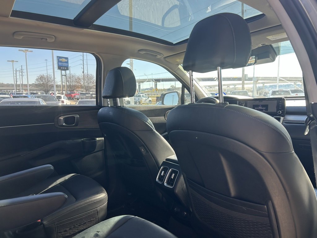 Used 2023 Kia Sorento EX w/ Panoramic Sunroof Package image 11