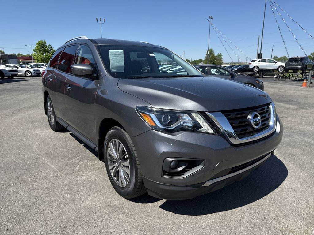 Used 2020 Nissan Pathfinder SV image 15