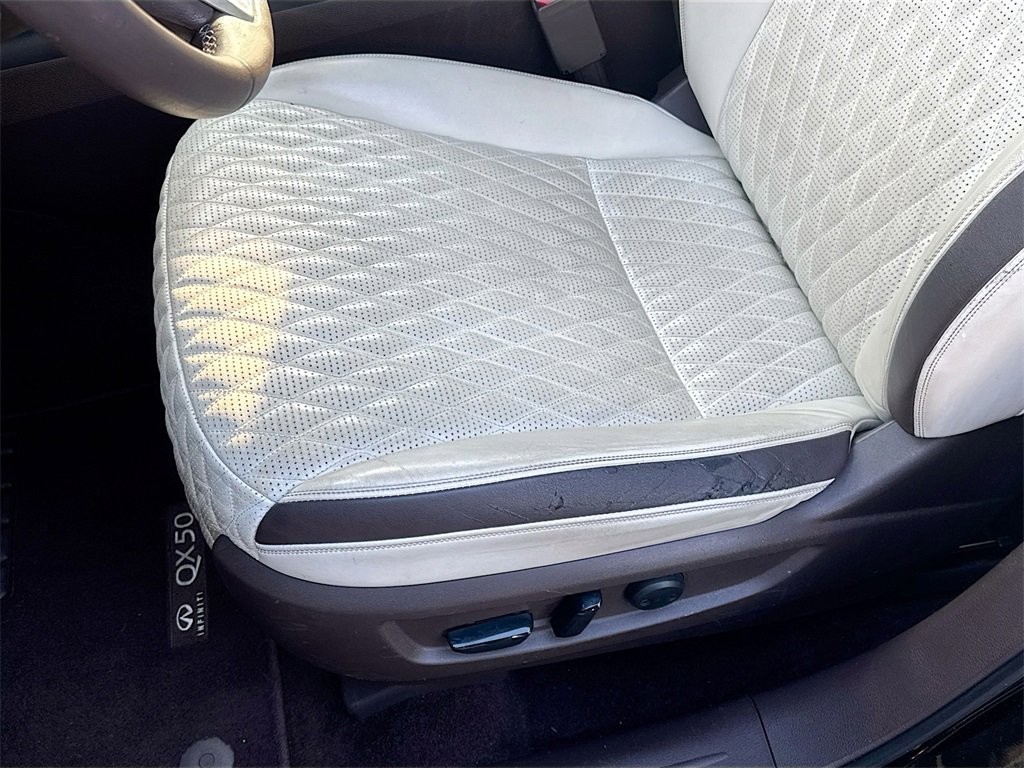 Used 2019 INFINITI QX50 Essential w/ Sensory Package image 21