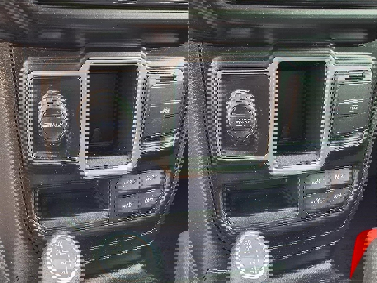 Used 2022 Jeep Gladiator Sport image 18