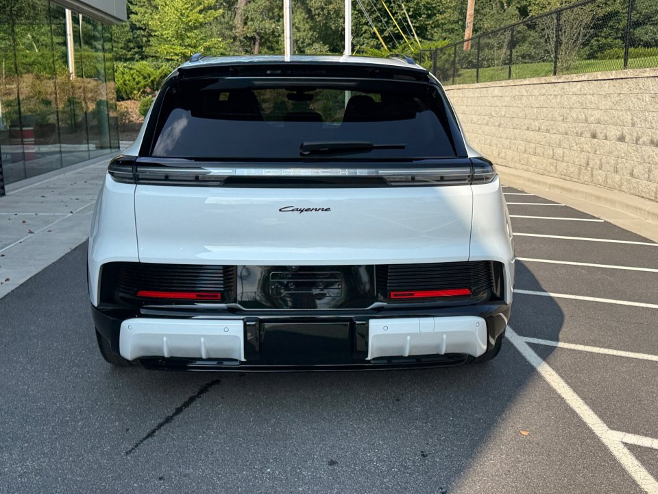 New 2026 Porsche Cayenne Electric AWD/4WD image 6