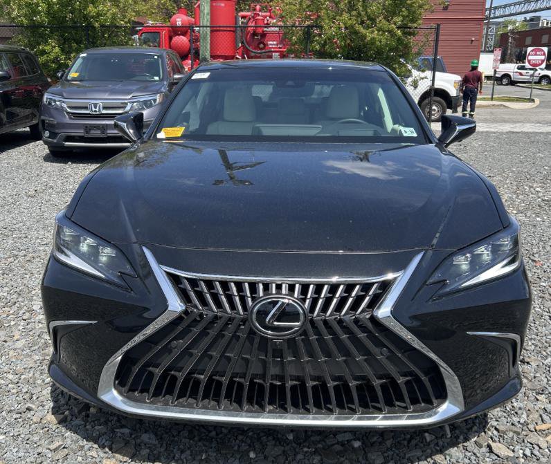 Used 2025 Lexus ES 350 Ultra Luxury FWD image 10