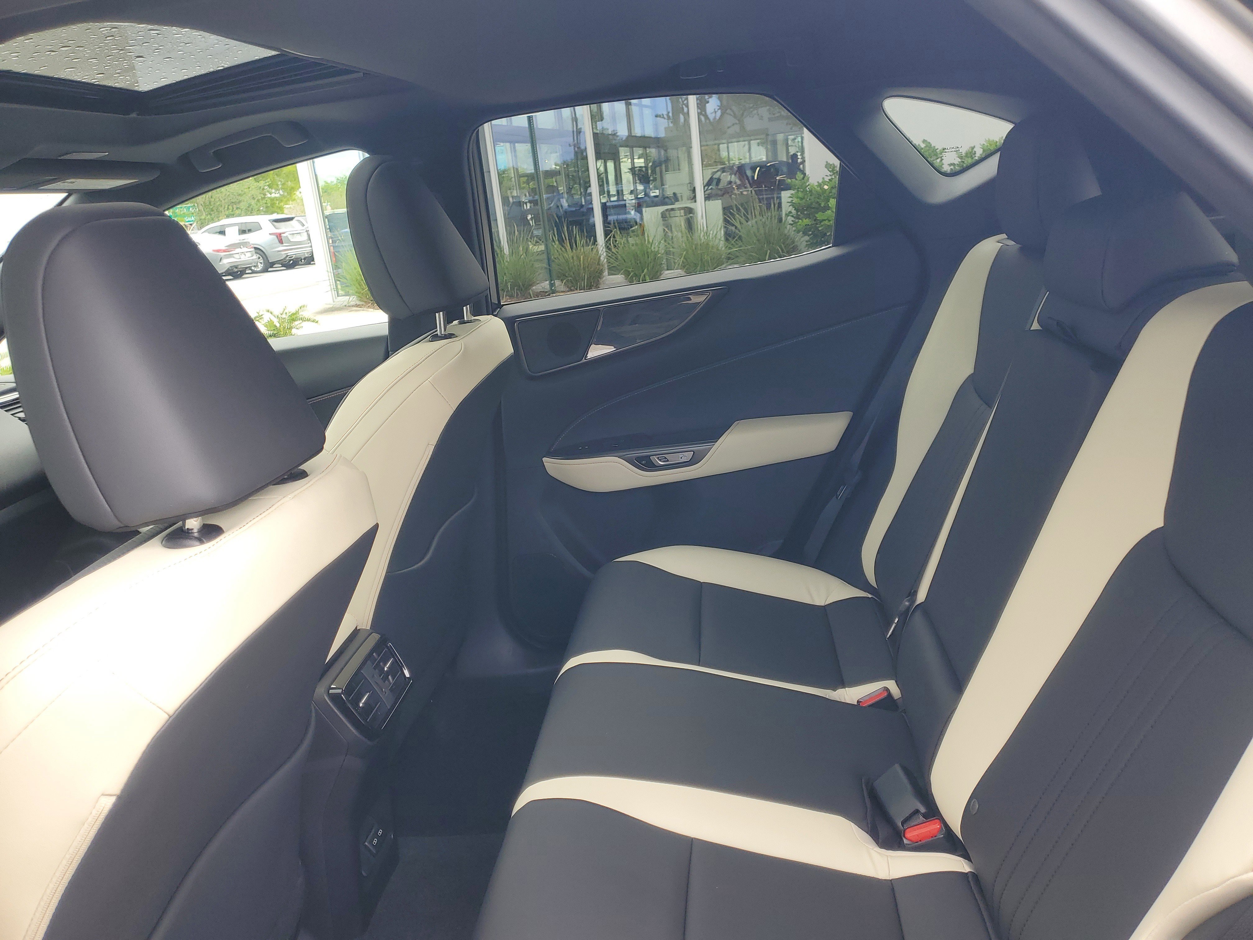 Used 2023 Lexus NX 350 AWD image 11