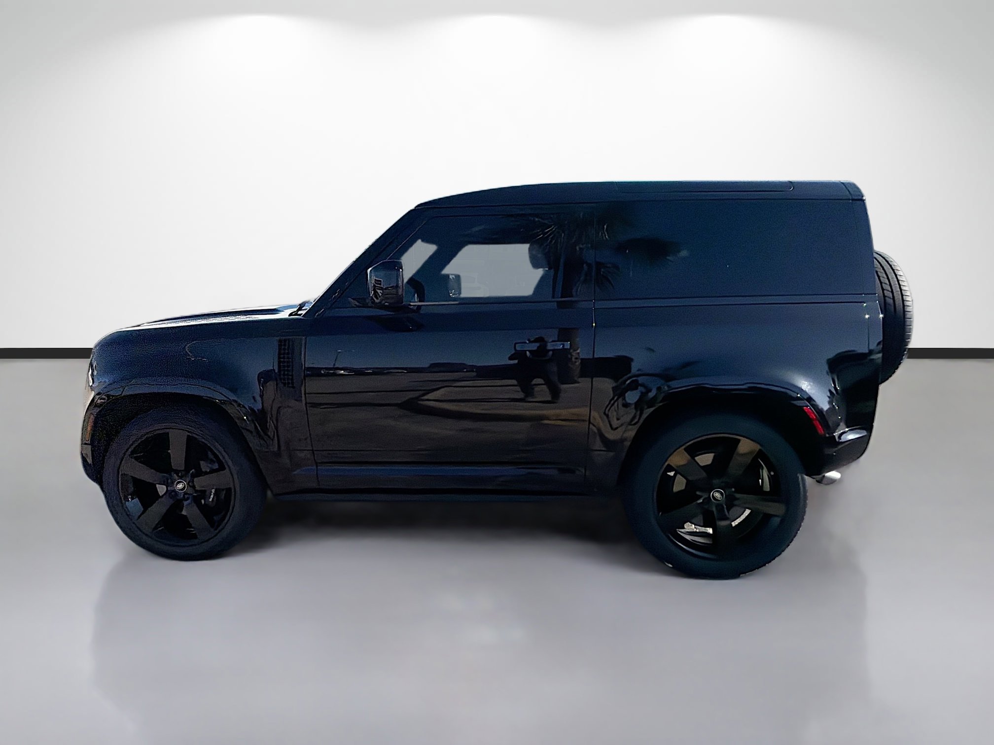 Used 2023 Land Rover Defender 90 V8 AWD/4WD image 6