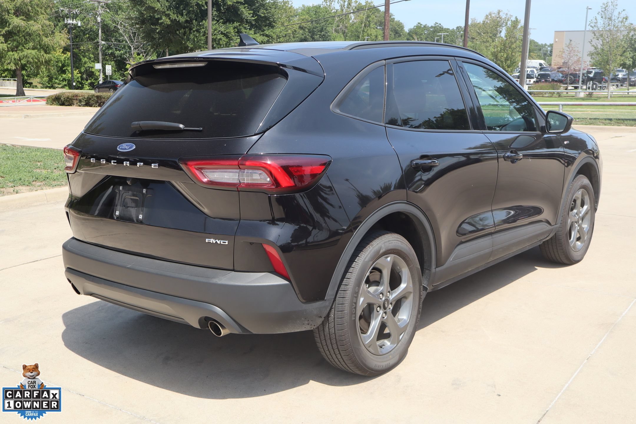 Used 2025 Ford Escape ST-Line Select AWD/4WD image 3