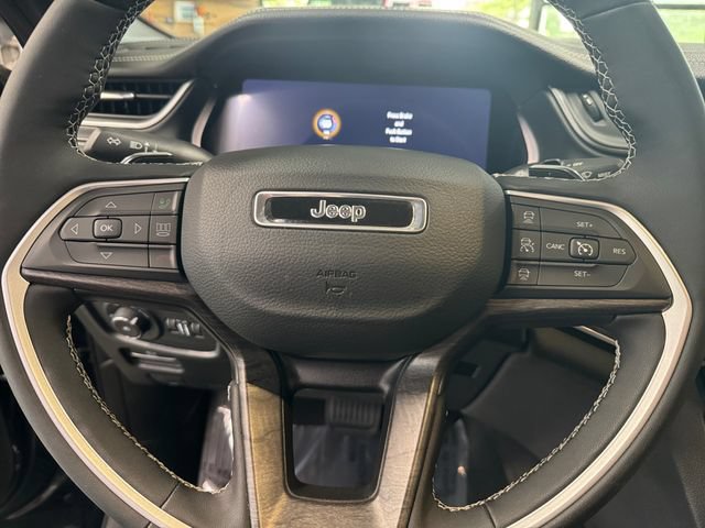 Used 2024 Jeep Grand Cherokee L Limited AWD/4WD image 21