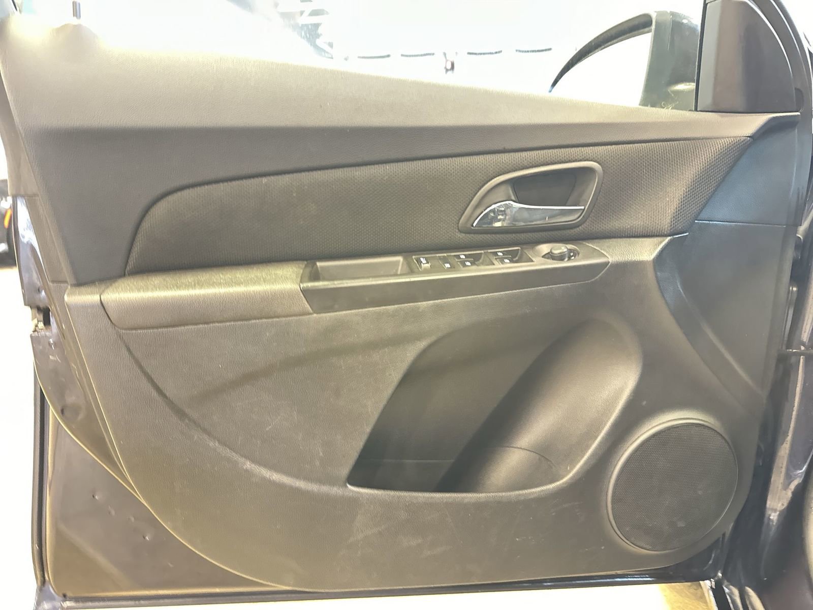 Used 2015 Chevrolet Cruze LT image 17