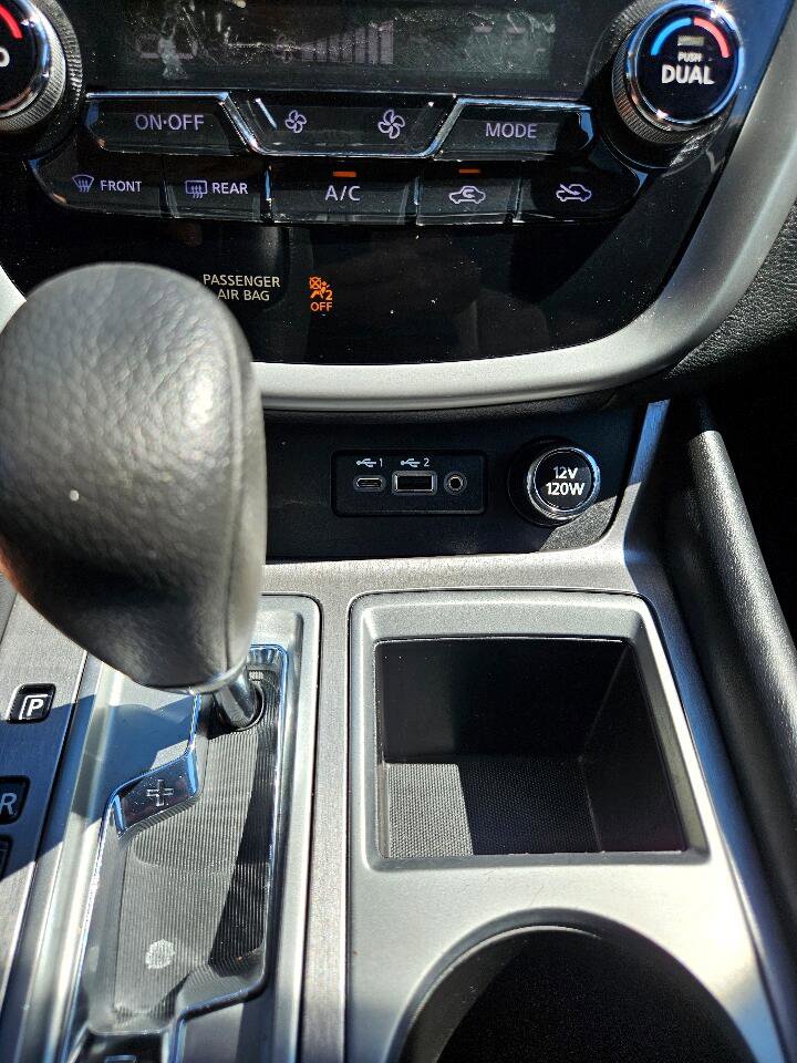 Used 2019 Nissan Murano S image 22
