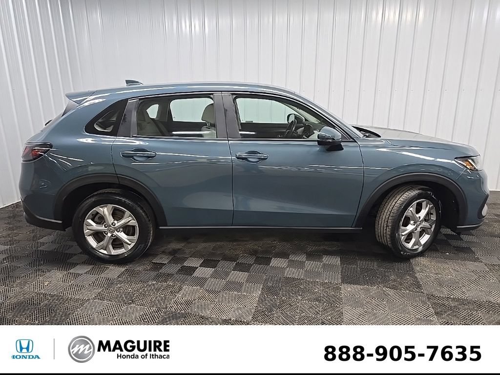 Used 2023 Honda HR-V LX image 2