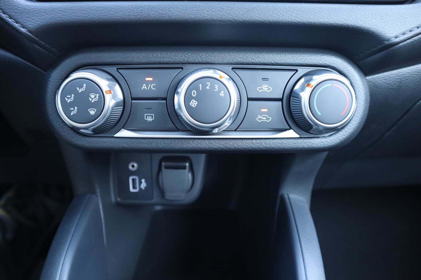 Used 2025 Nissan Versa S w/ Trunk Package image 23