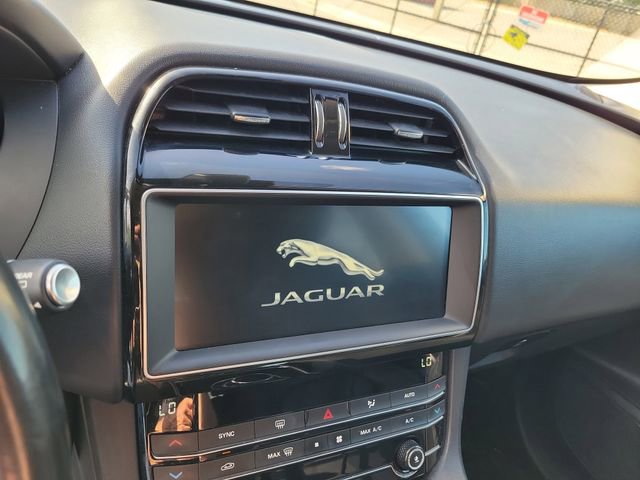 Used 2020 Jaguar F-PACE AWD/4WD image 19