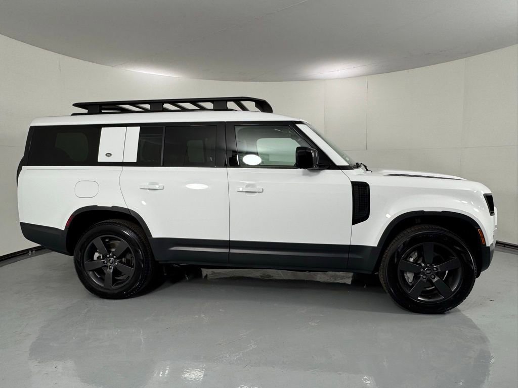 Used 2024 Land Rover Defender 130 S image 6