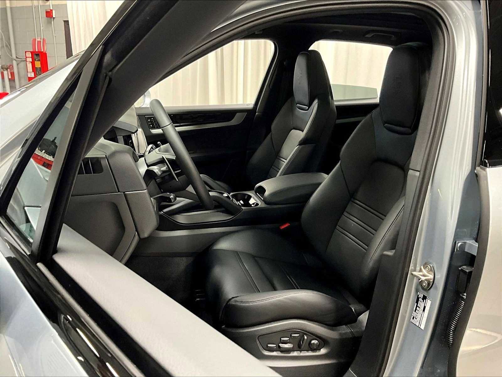 New 2026 Porsche Cayenne image 5